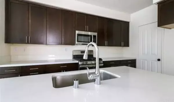 San Fernando, CA 91340,12835 W Hemingway DR