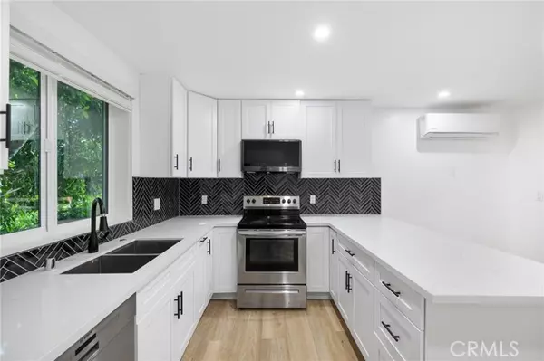 Encino, CA 91316,17000 Burbank BLD 201