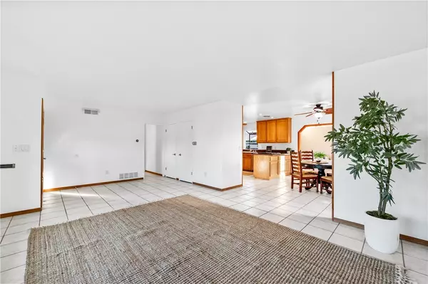 Huntington Beach, CA 92647,6682 Alexandria