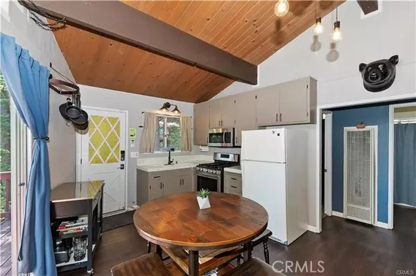 Lake Arrowhead, CA 92352,28393 Larchmont