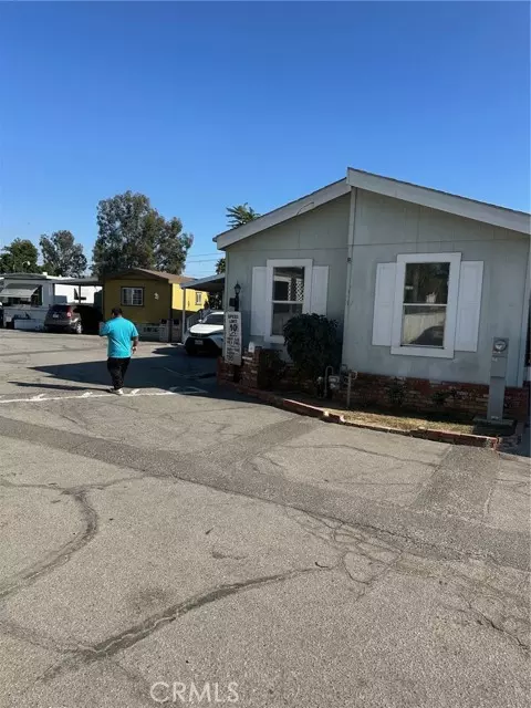 Riverside, CA 92509,9861 Mission 14