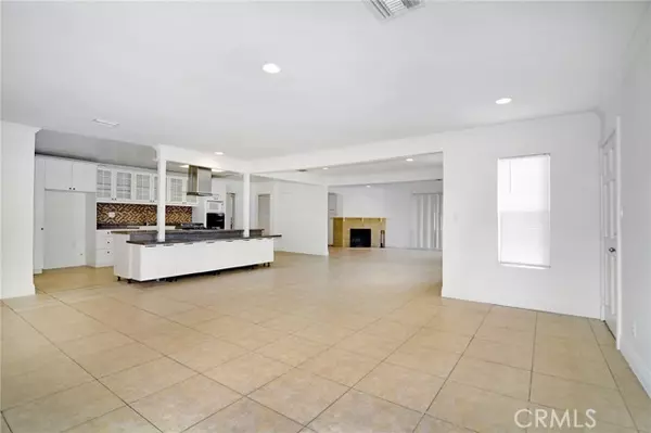 Reseda, CA 91335,19324 Victory BLD