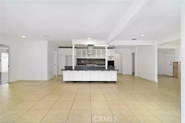 Reseda, CA 91335,19324 Victory BLD