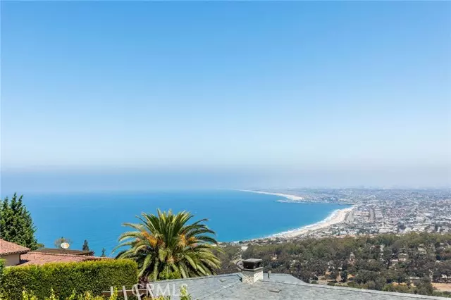 Palos Verdes Estates, CA 90274,972 Via Rincon