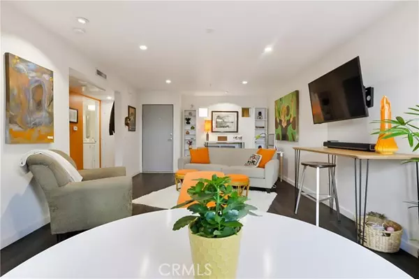 Long Beach, CA 90802,834 E 4th ST 29