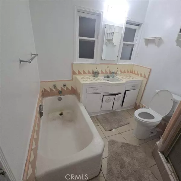 South Gate, CA 90280,9505 Bryson