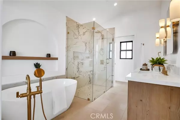 Redondo Beach, CA 90277,470 Camino De Encanto