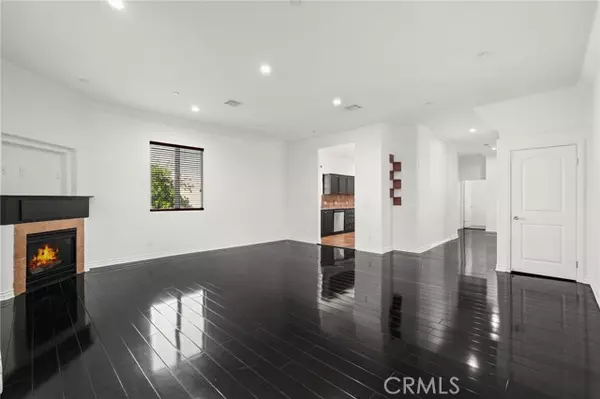 Chatsworth, CA 91311,10235 Independence AVE 5