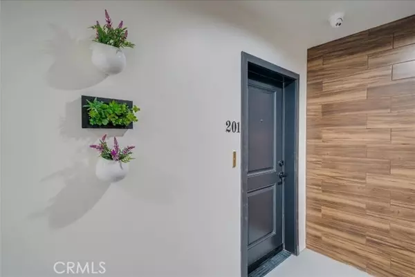 Canoga Park, CA 91303,7018 Alabama AVE 201