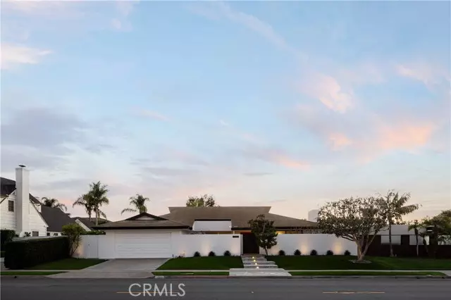 Newport Beach, CA 92660,1001 Nottingham RD