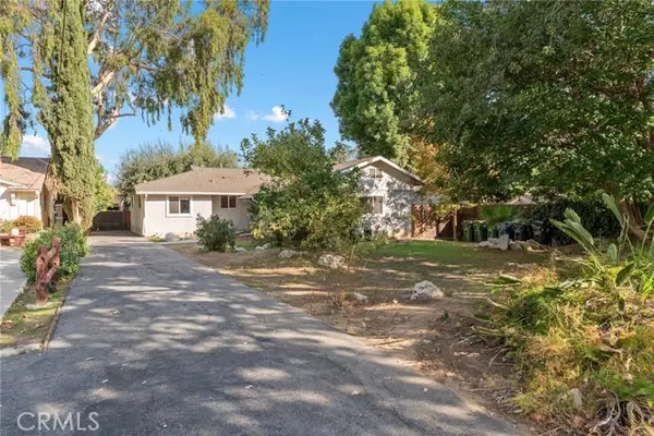 Woodland Hills, CA 91367,23143 Dolorosa