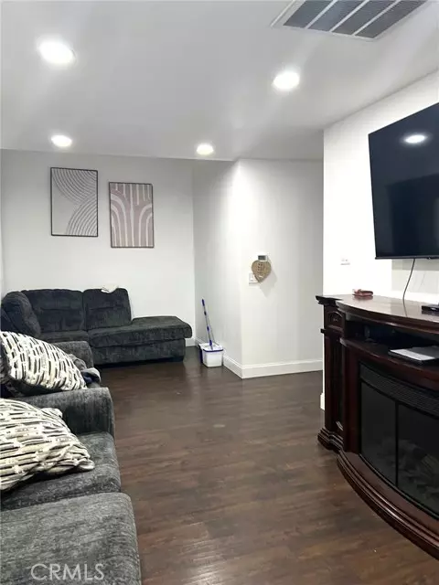 Corcoran, CA 93212,1021 Claire