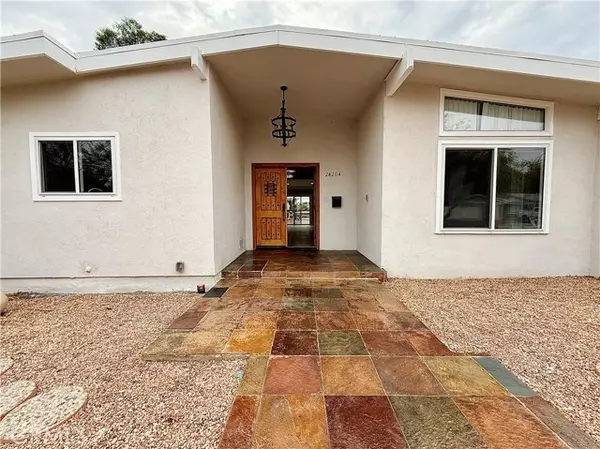 Woodland Hills, CA 91367,24204 Calvert