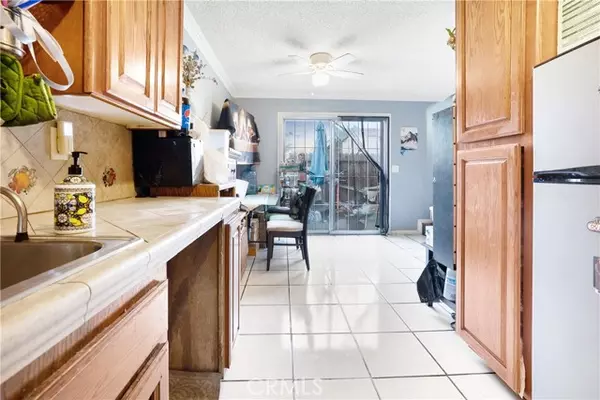 Santa Ana, CA 92706,1602 N King ST J1