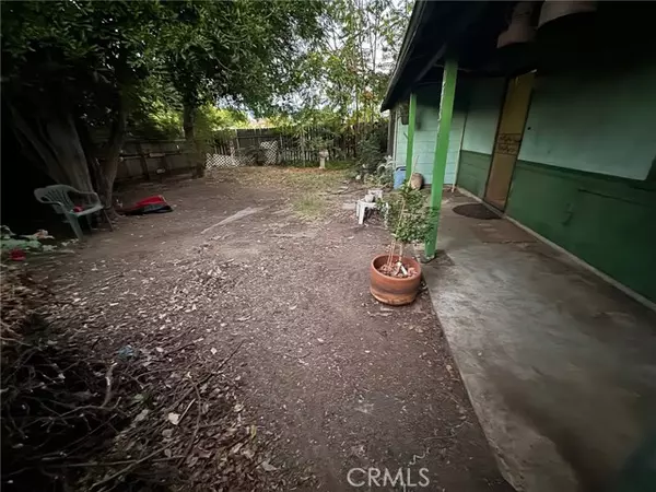 Van Nuys, CA 91406,15454 Archwood ST