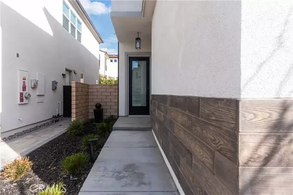 Canyon Country, CA 91351,19292 Merryweather