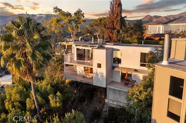 5675 Spreading Oak DR, Los Angeles, CA 90068