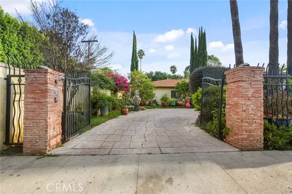 18760 WLS, Tarzana, CA 91356