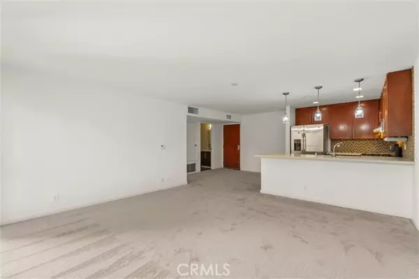 Sherman Oaks, CA 91423,4702 Fulton AVE 202