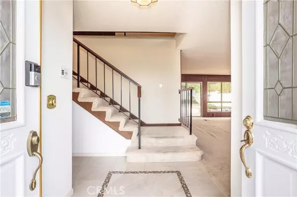 Woodland Hills, CA 91367,6035 Rod