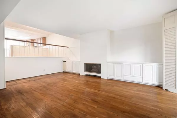 Marina Del Rey, CA 90292,13236 Fiji WAY L