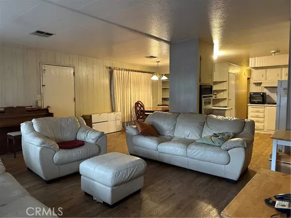 Chatsworth, CA 91311,21001 Plummer 95