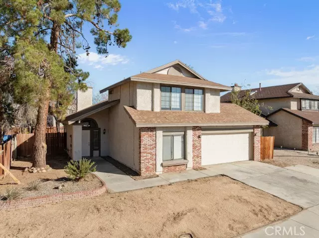 Lancaster, CA 93535,523 E Kettering