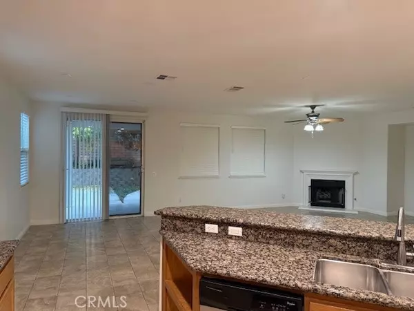 Corona, CA 92882,2495 Hannum