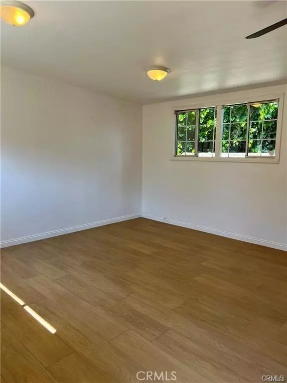 Canoga Park, CA 91303,22301 wyandotte ST c