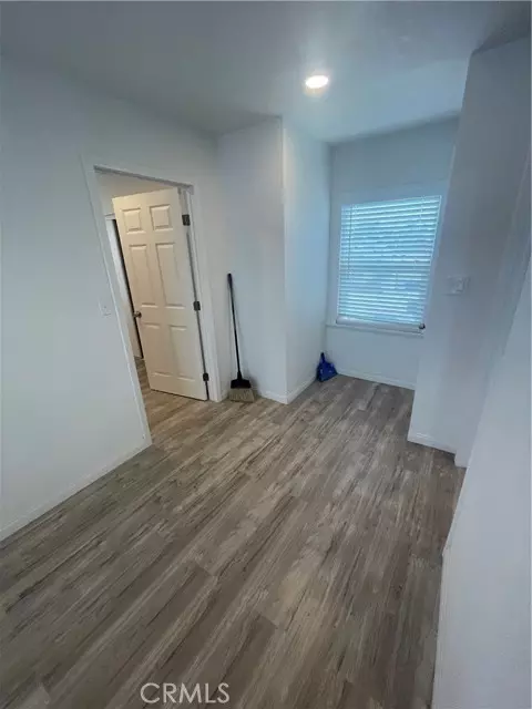 Los Angeles, CA 90003,310 E 81st