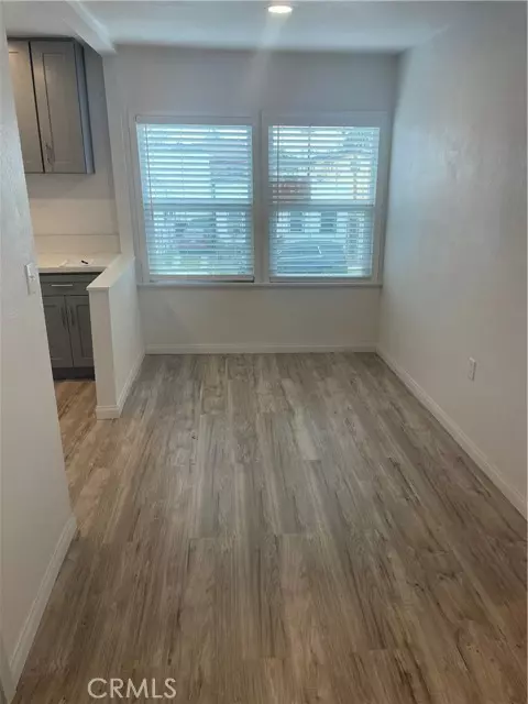 Los Angeles, CA 90003,310 E 81st