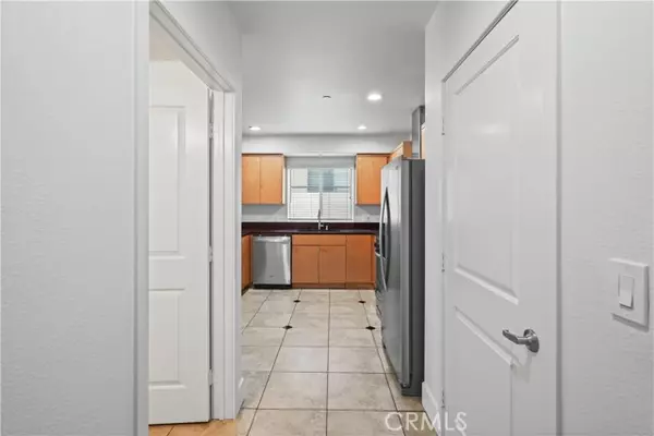 North Hollywood, CA 91601,11312 Huston ST 4