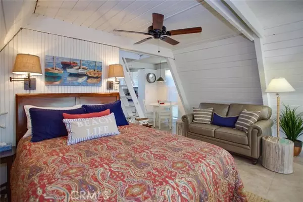 Newport Beach, CA 92663,202 15th ST B