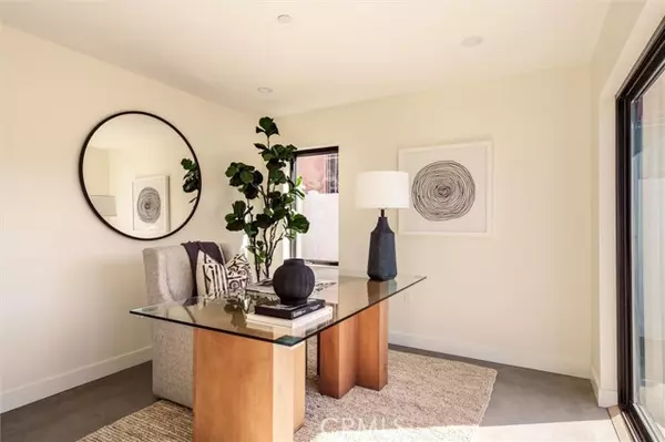 Los Angeles, CA 90016,5441 Blackwelder