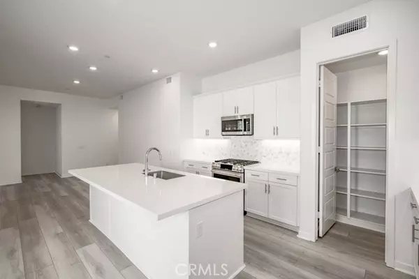 Valencia, CA 91381,26915 Goldfinch LN