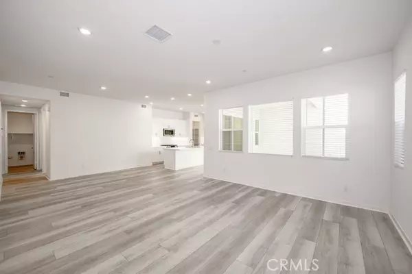 Valencia, CA 91381,26915 Goldfinch LN