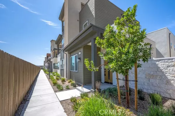 26915 Goldfinch LN, Valencia, CA 91381