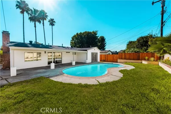 Azusa, CA 91702,18621 E Petunia ST