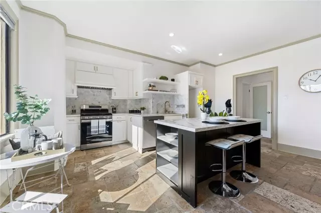 Long Beach, CA 90802,315 W 3rd ST 301