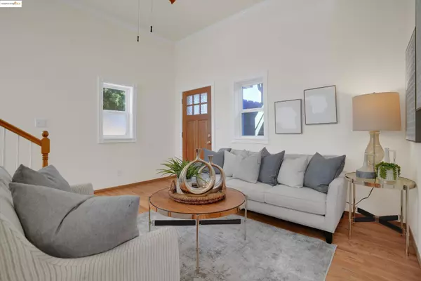 Alameda, CA 94501,1821 Grand St