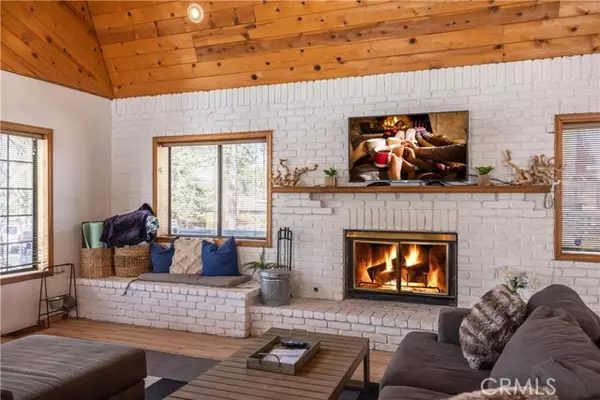 Big Bear Lake, CA 92315,725 Temple LN