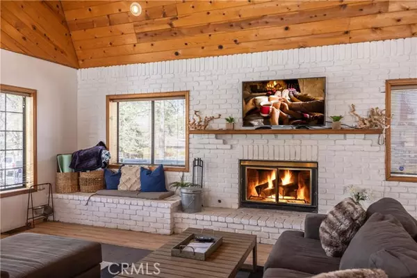 Big Bear Lake, CA 92315,725 Temple LN