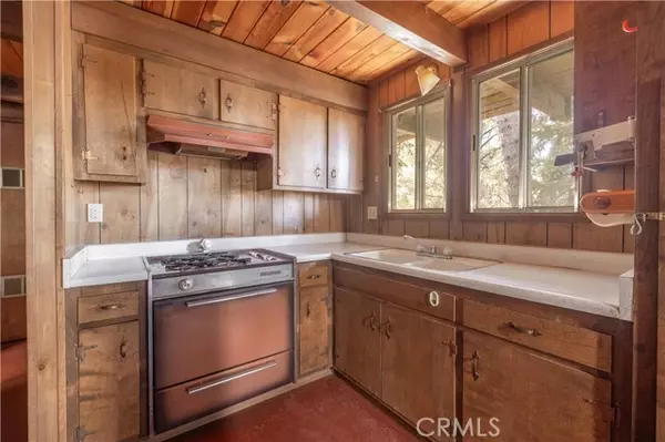 Big Bear Lake, CA 92315,1332 Siskiyou DR