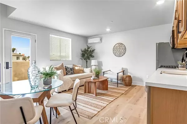 Los Angeles, CA 90047,10035 S Western AVE 105