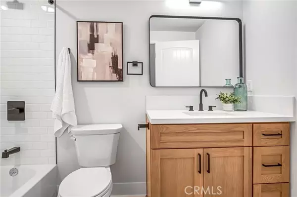 Los Angeles, CA 90047,10035 S Western AVE 105