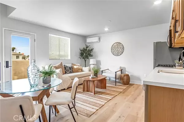 Los Angeles, CA 90047,10035 S Western AVE 103