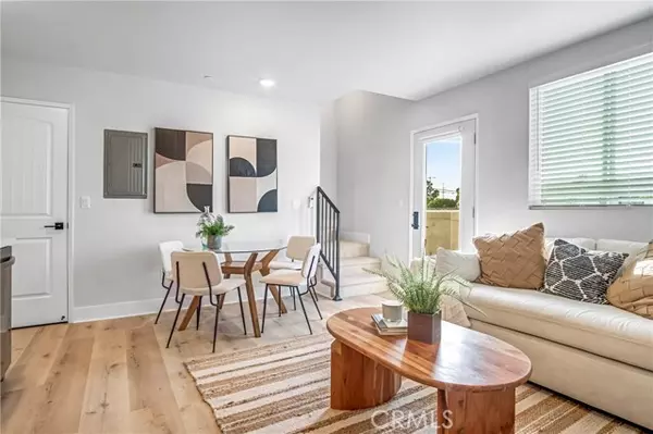 Los Angeles, CA 90047,10035 S Western AVE 103