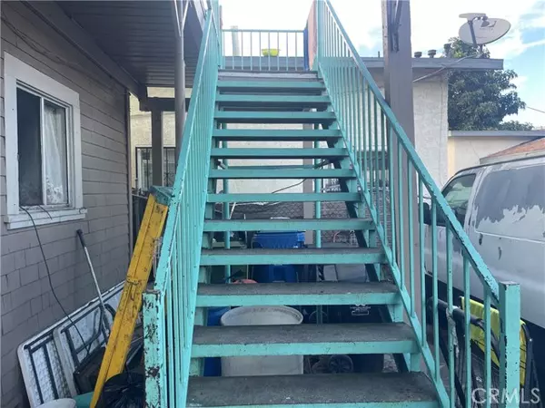 Los Angeles, CA 90011,317 E 36th ST