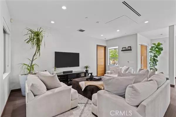 Encino, CA 91436,16424 Marbro DR