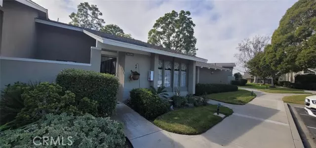 8766 Tulare DR 405B, Huntington Beach, CA 92646